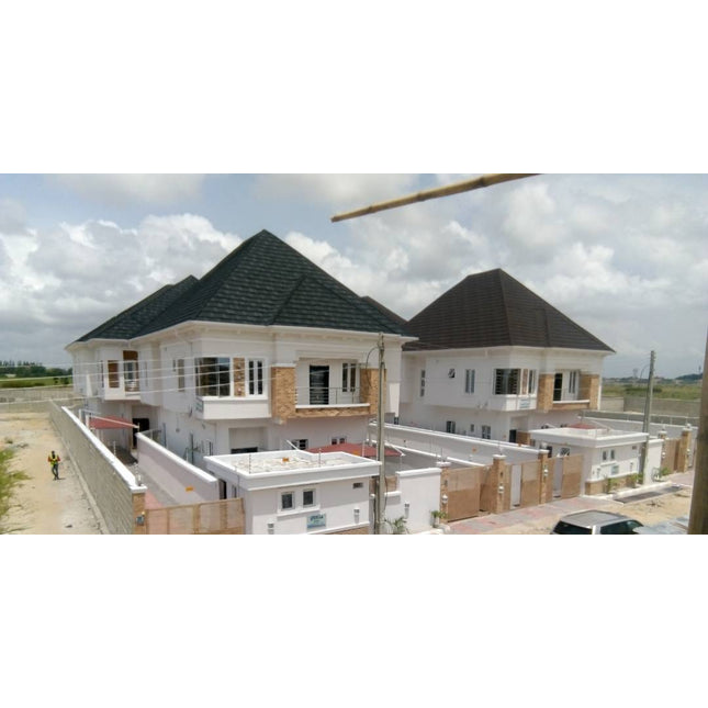 Installed Shingle (black & white)